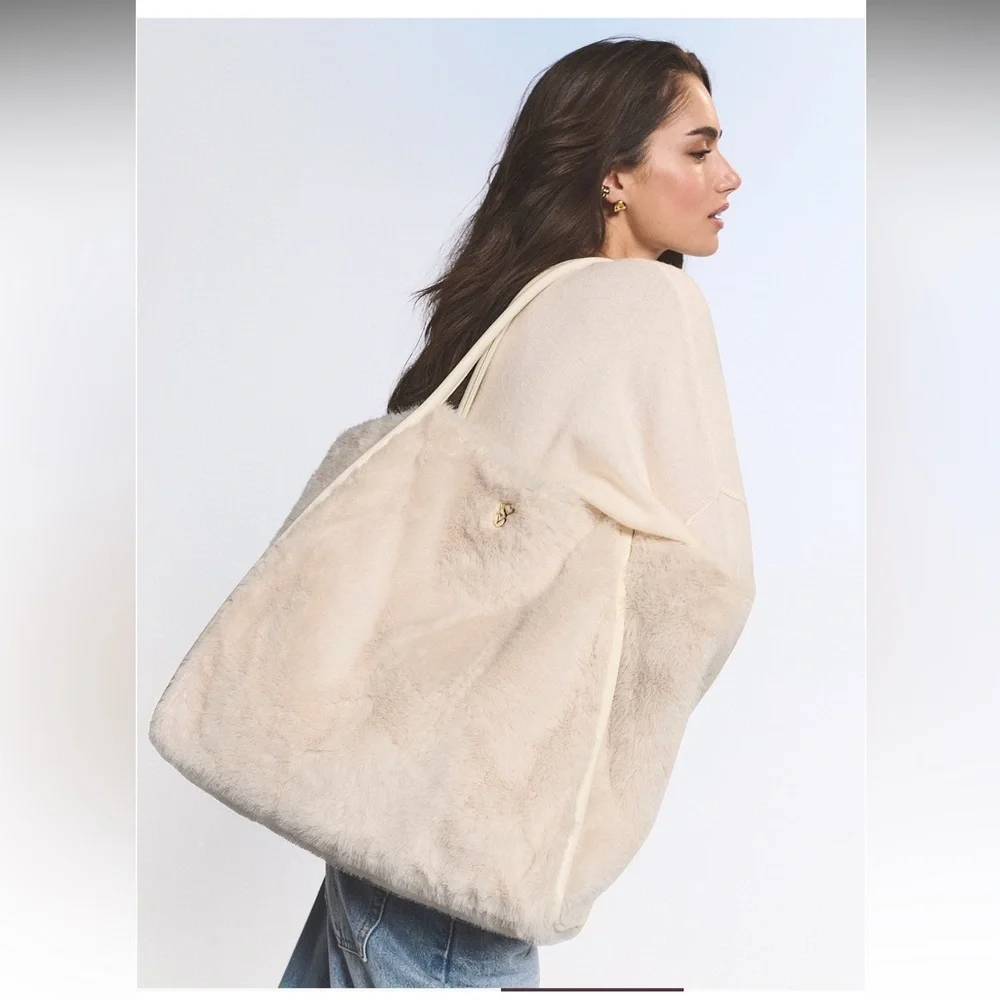 (Inventory 25) Victoria’s Secret Faux-Fur Elegant Cream Tote Bag - Picture 3 of 4